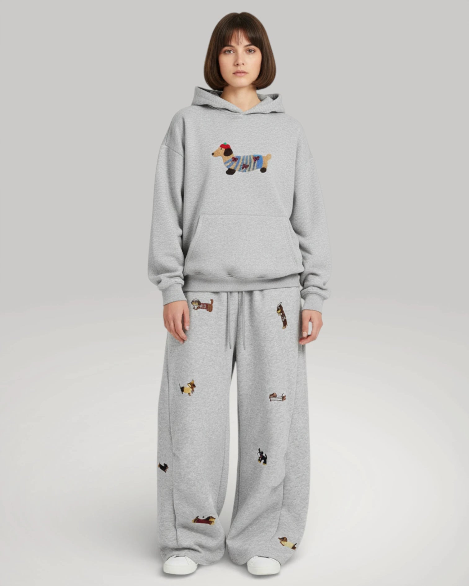 ensemble-jogging-et-hoodie-oversize-gris-femme-broderie-teckel-urbain-couture