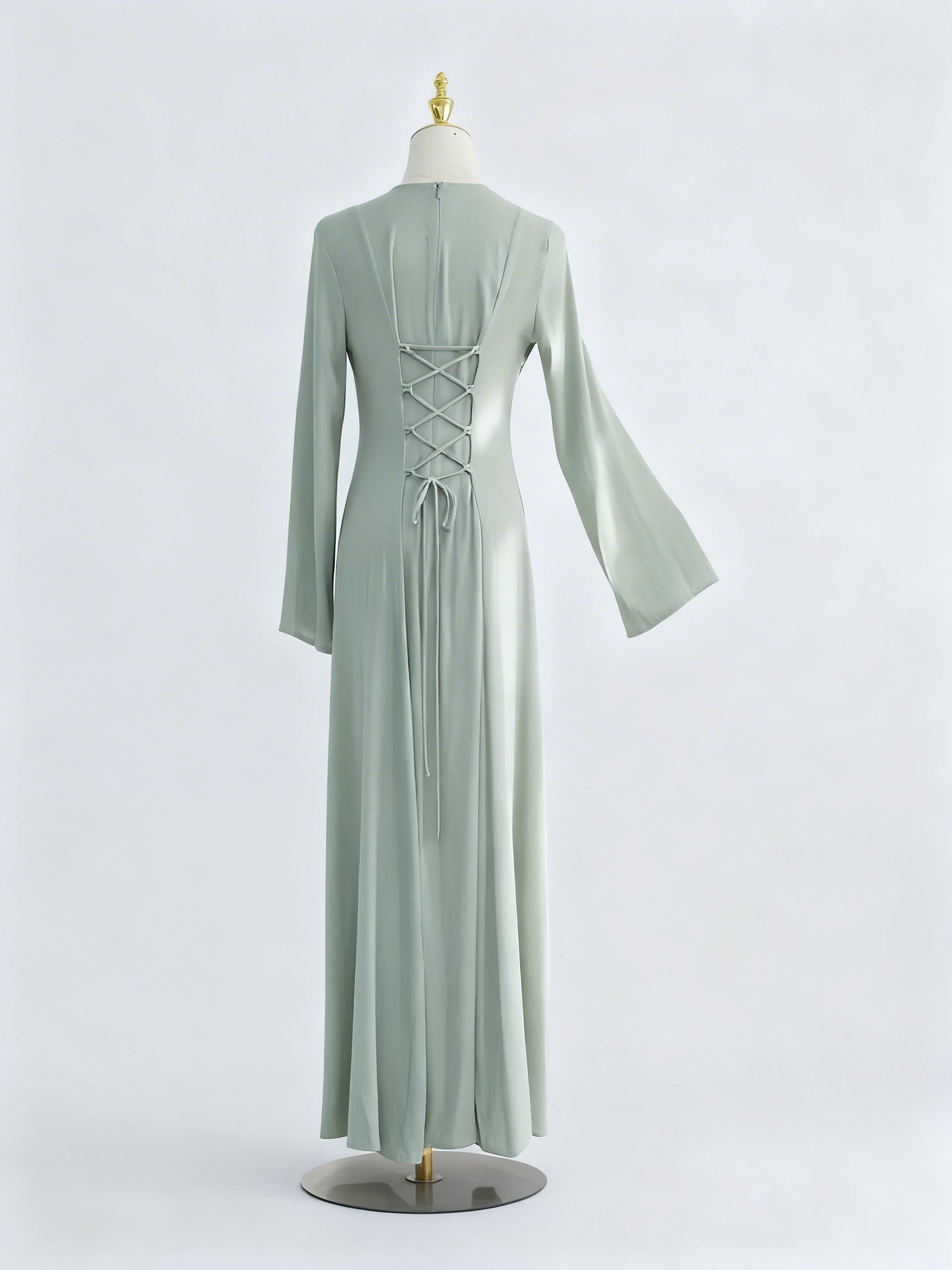Détail du dos de la robe Sultana avec laçage ajustable élégant.