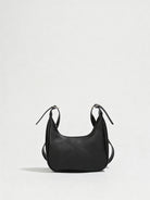 Le Sac Croissant en Noir de Minuit - Sac à main élégant pour femme.