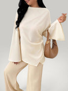 Tenue complète femme avec blouse chic crème et pantalon assorti - Mode Urbain Couture